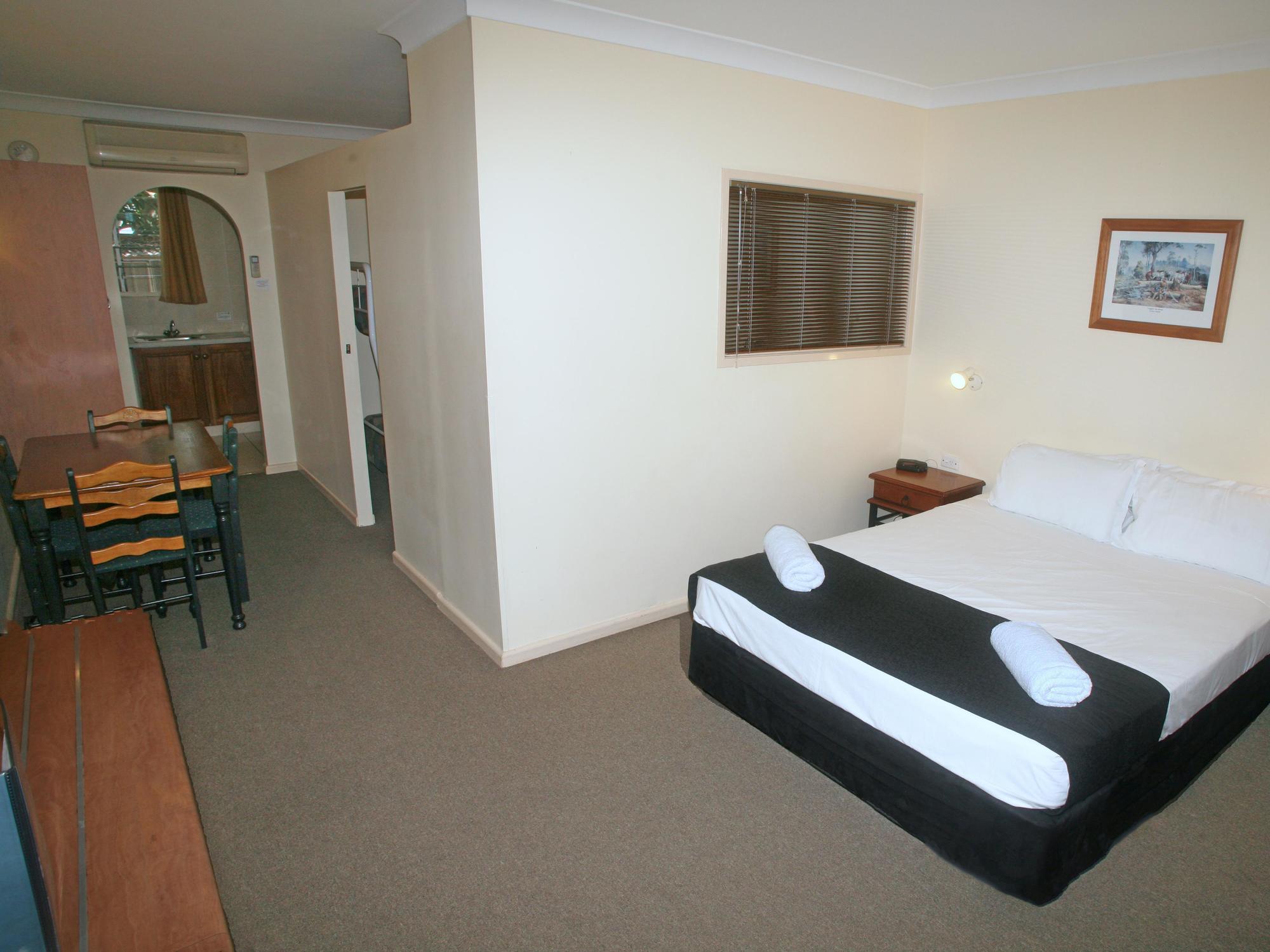Tower Court Motel - Adults Only Haven Hervey Bay Exterior foto