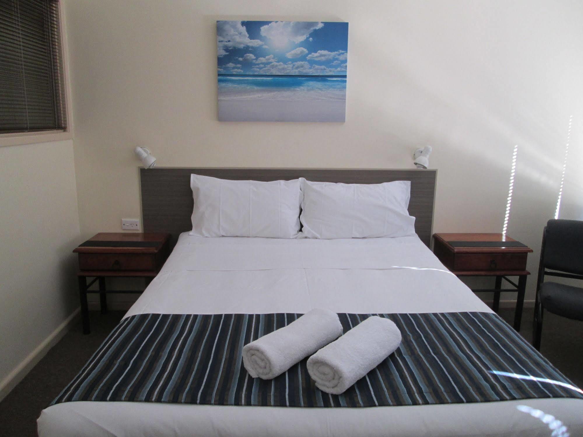 Tower Court Motel - Adults Only Haven Hervey Bay Exterior foto