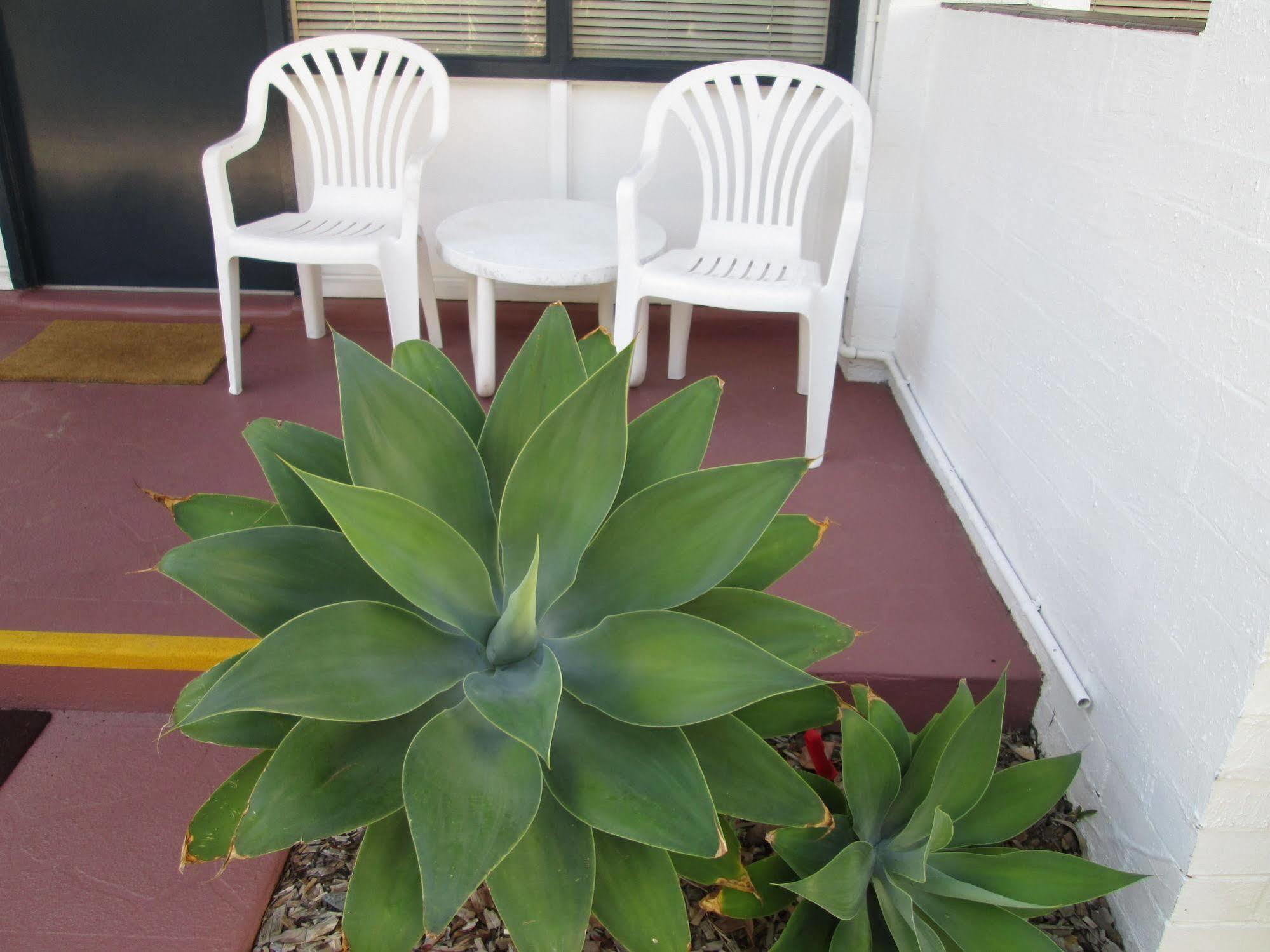Tower Court Motel - Adults Only Haven Hervey Bay Exterior foto