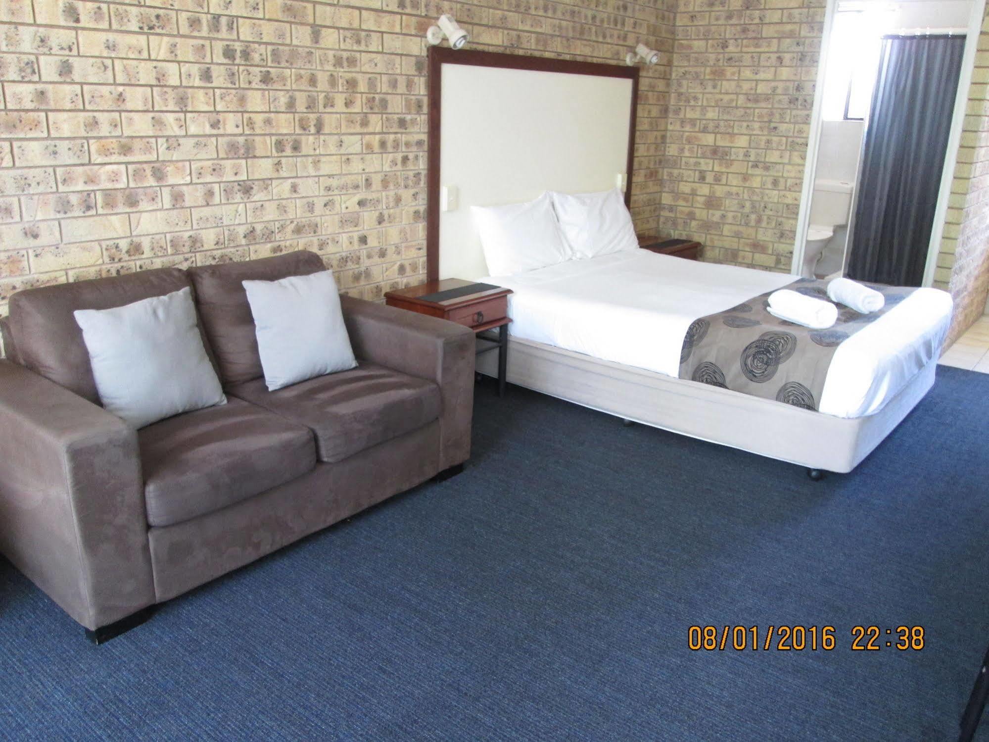 Tower Court Motel - Adults Only Haven Hervey Bay Exterior foto